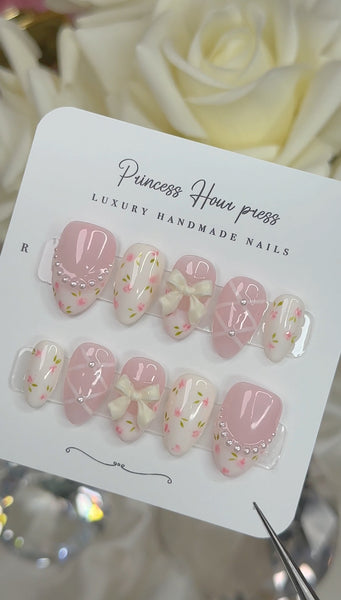 Dress in Roses - Short Almond