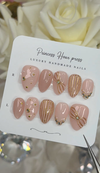 Elegant Cateye 3d Bow - Short Almond