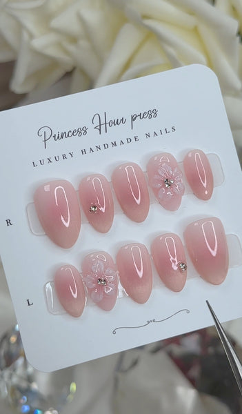 Soft Cateye Tip with Flower - Short Almond